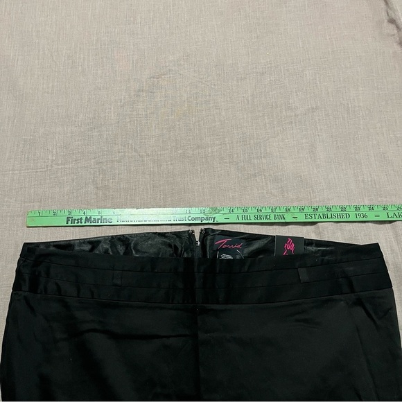 NWT Torrid Black Pencil Skirt Plus Size 24 Business Casual Holiday Party Stretch - Picture 6 of 6